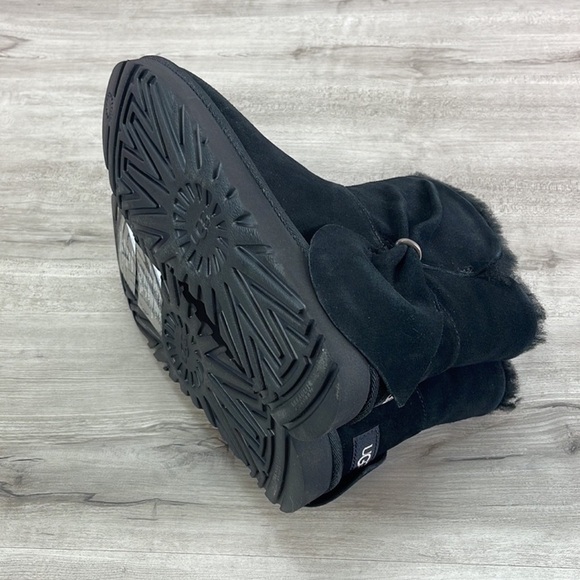 🍁UGG🍁 CLASSIC MINI TWIST BOOTS - Picture 9 of 10